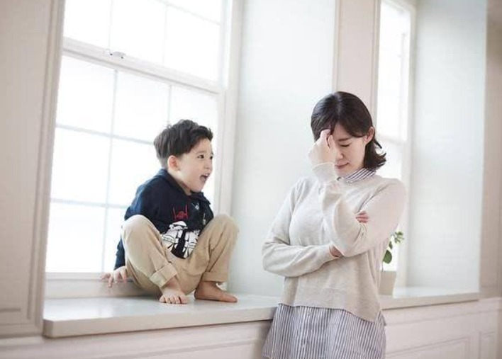 顶嘴|李玫瑾:当孩子开始顶嘴,家长多说3句话,孩子将来会感激你