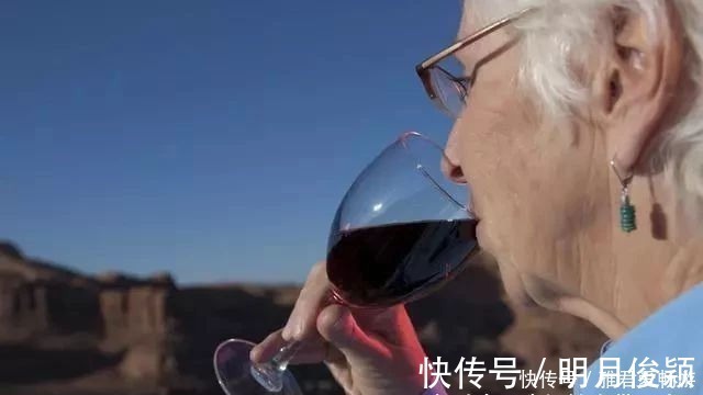 美国空军|都说喝酒吸烟有害健康、缩短寿命,那长寿烟民、酒君子作何解释?