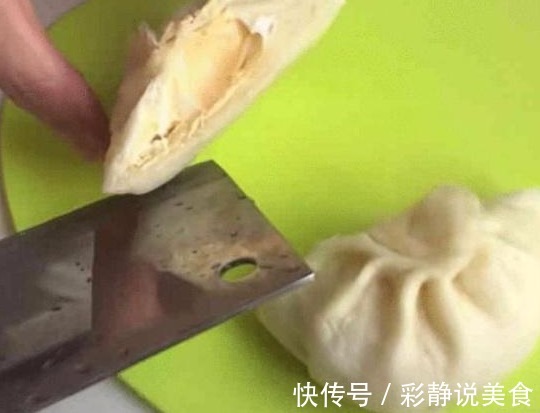 网上很流行的“蛋黄包”，老婆尝试蒸了一锅，切开后“懵”了