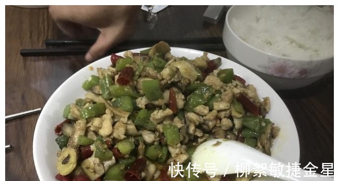 辣子鸡|干辣椒总是炒糊70岁厨师只需多这2步,香辣不糊,炒菜都有!