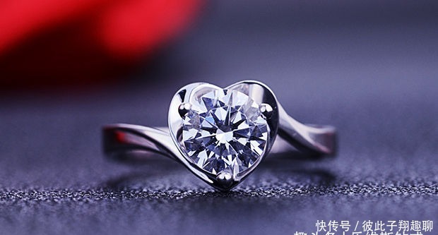 受骗|订婚戒指多少钱?怎么买更有性价比?如何选不会受骗?