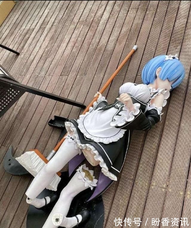 亲戚|熊孩子将3w手办拆坏摧毁,亲戚说给100块赔偿,处理结果解气