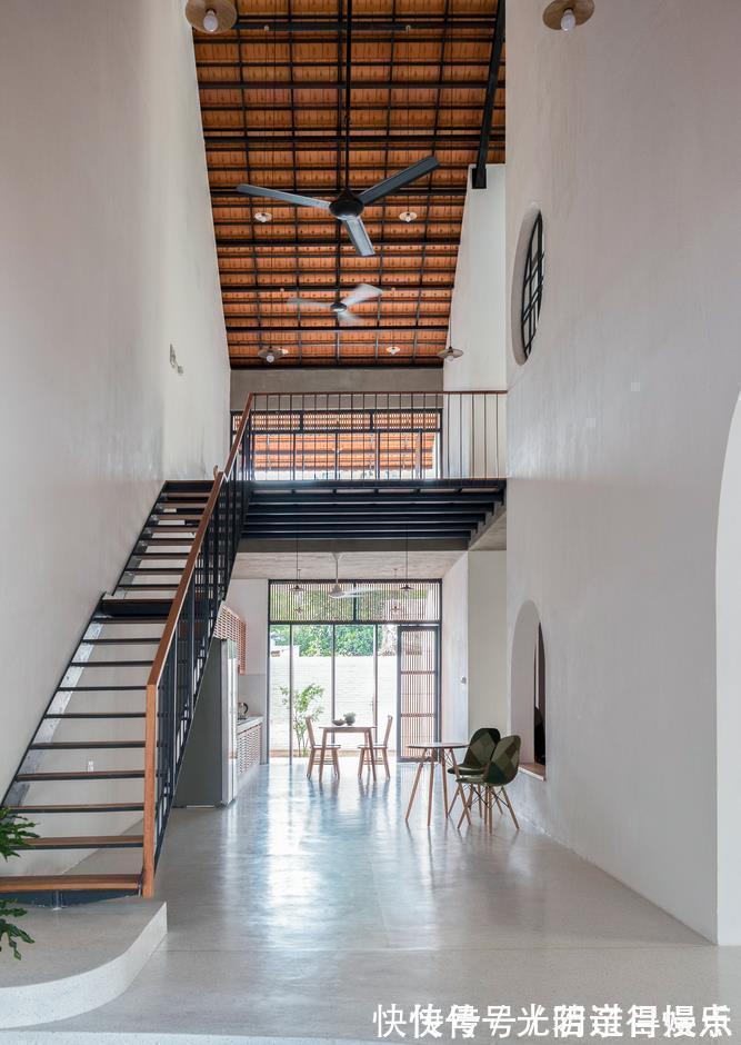 玄关|越南农村自建房,外观看似普普通通,内部装修极度舒适,值得借鉴