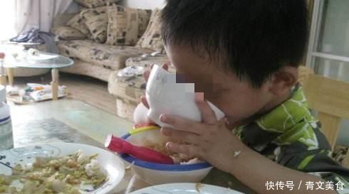 孩子|6岁男孩长出“双排牙”,要一颗颗拔掉,妈妈自责不已,都怪我