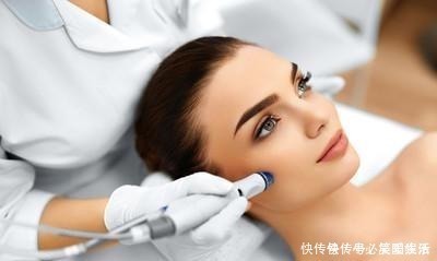 女人衰老得快，教你4个紧致脸部小妙招，让你比同龄人年轻