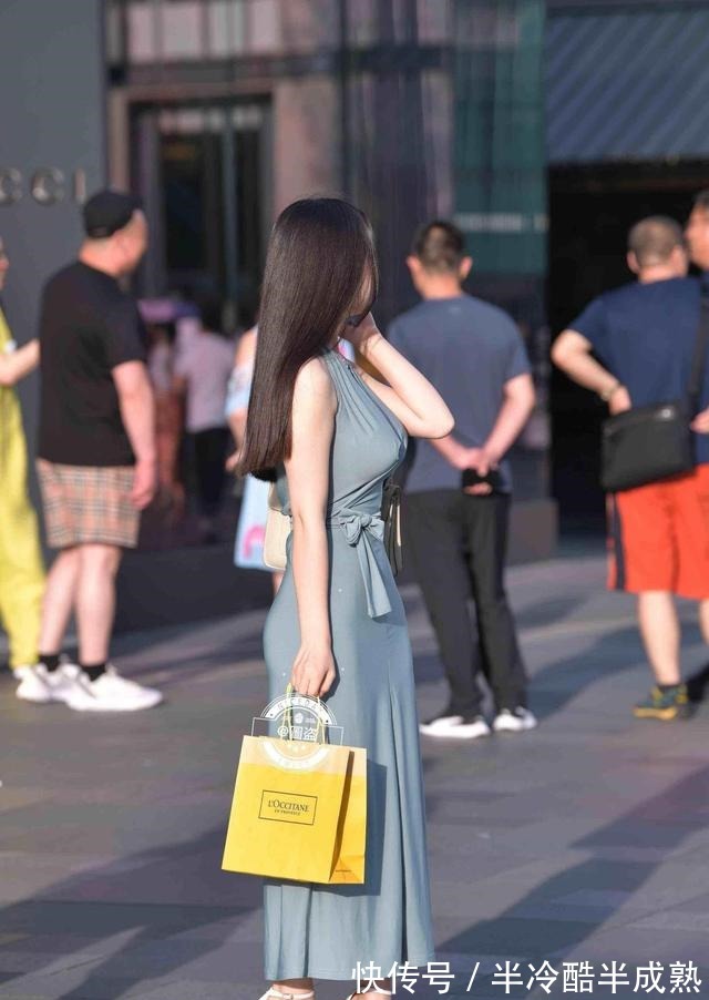 穿搭 富有活力的包臀裙穿搭显得时尚有风格，气质十分出众，又仙又美！