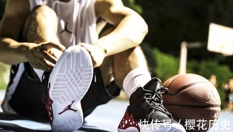 实战 打球逛街都抢眼｜盘点高颜值的实战篮球鞋