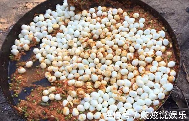 大爷|大爷支起一口大锅,600个鹌鹑蛋放进锅里煮,一小时出锅,傻住