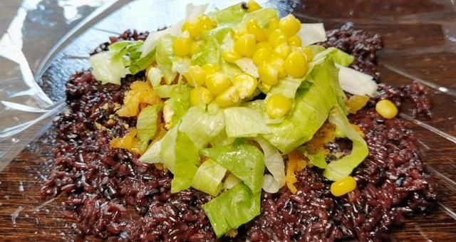 黑米学会这样做，不熬粥不煮饭，比吃补药还补，孩子也特别喜欢吃