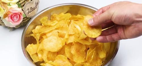 土豆别炸薯条了,教你新吃法,不蒸不炒不用烤,出锅瞬间被扫光!