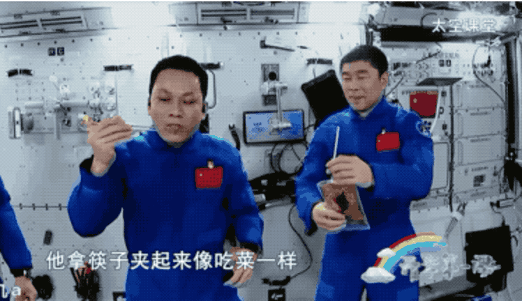 汤洪波|这堂课，霸屏热搜！网友：又哭又笑就是我