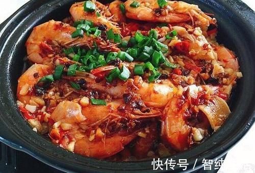 每次掀开锅盖,满屋飘香,家人就着米饭吃掉满满一锅,真满足!