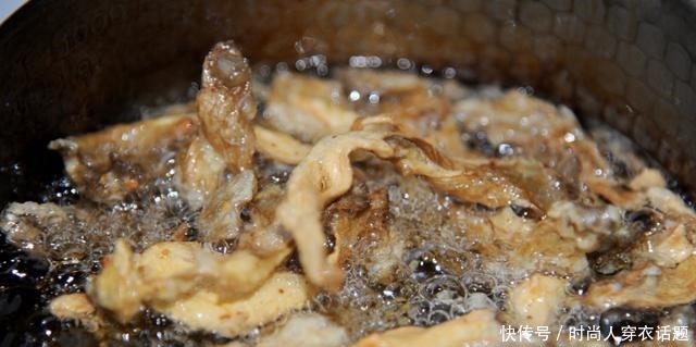 蘑菇|这道菜成本2元钱,吃起来比肉还香的“下饭王”,老公每天都想吃