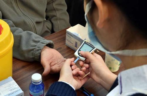 维生素b12|得糖尿病的人缺乏两种营养素,都容易造成血糖波动,诱发并发症