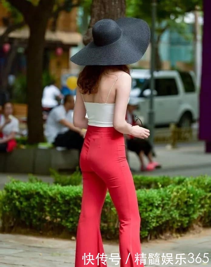 街拍肉肉女孩的复古搭配，穿出东方女性独特的美！