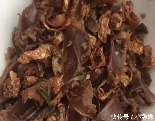 周末回老家,亲戚用大碗菜招待,大鱼大肉9大碗,却没人动筷子!