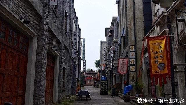 自带|千金洁癖严重,理发自带工具,吃饭自带碗筷,晚年却沦落街边炸油条