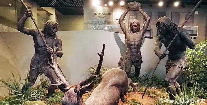 行走|数十万年前人类先祖如何生活?虽然已直立行走,行为却让人讶异