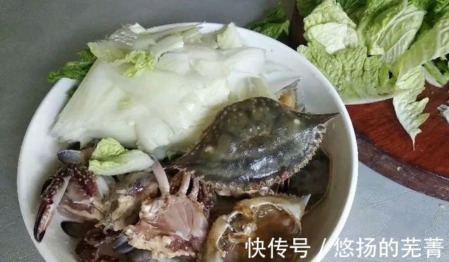 鲜甜|立秋后,梭子蟹跟这菜是绝配,简单一炖特别鲜,大人孩子都爱吃!