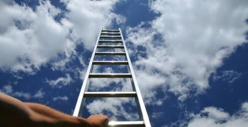 作家|小伙初二辍学靠和疯子聊天成作家：不走寻常路的人，到底有多赚？