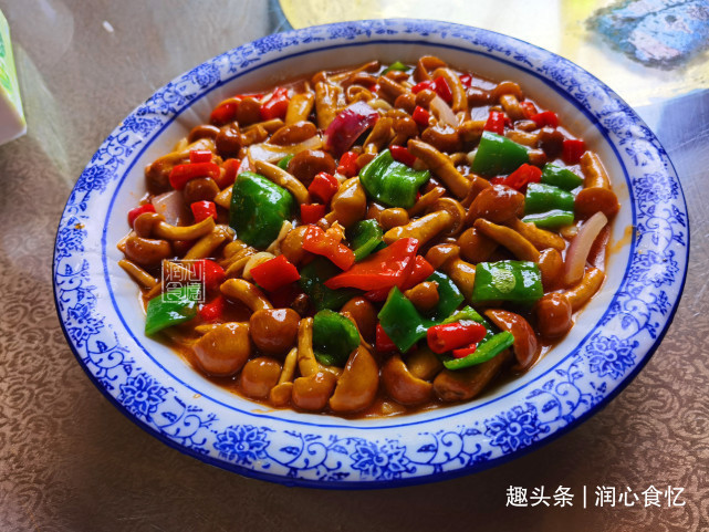 五一假期,4姐弟一大家子聚餐,15分钟上一道菜,菜没上完人走了