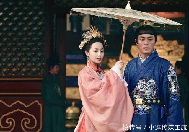 打死|明代最混乱的朝会，脸上的肉都被咬掉了，太监同党被当场打死