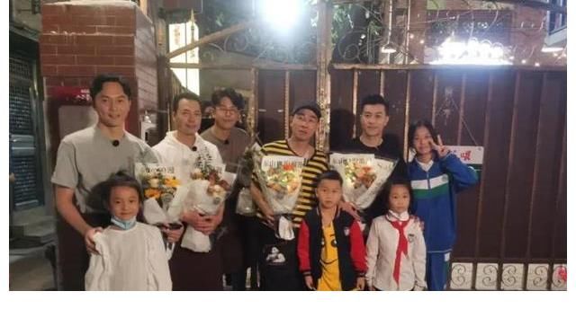 全网蹲《大湾仔的夜》节目嘉宾,哥哥们,连宣传费都替节目组省了