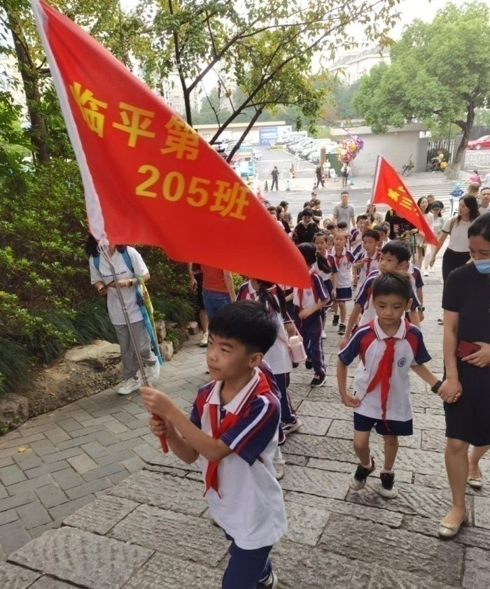 班级活动|杭州市临平一小世纪校区举行重阳节主题班级活动