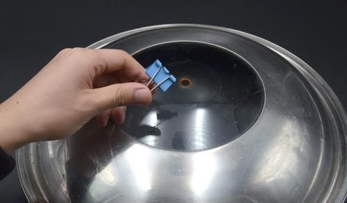 小孔|锅盖头坏了不用花钱找人配，一个瓶盖就能修复，比买还省钱又好用