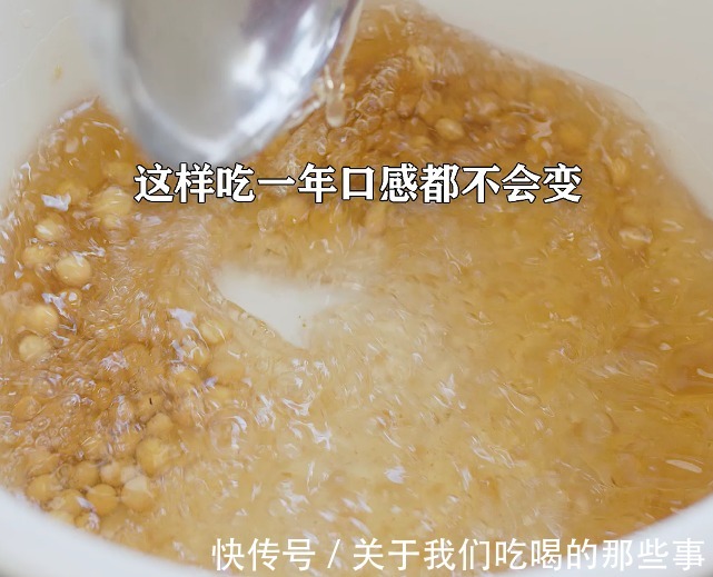 熬猪油不能直接下锅，想要猪油雪白浓香，久放不坏，牢记3个技巧