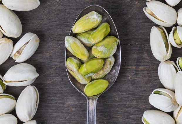 开心果营养好吃不会挑教你3个妙招挑开心果，挑到成熟果肉多