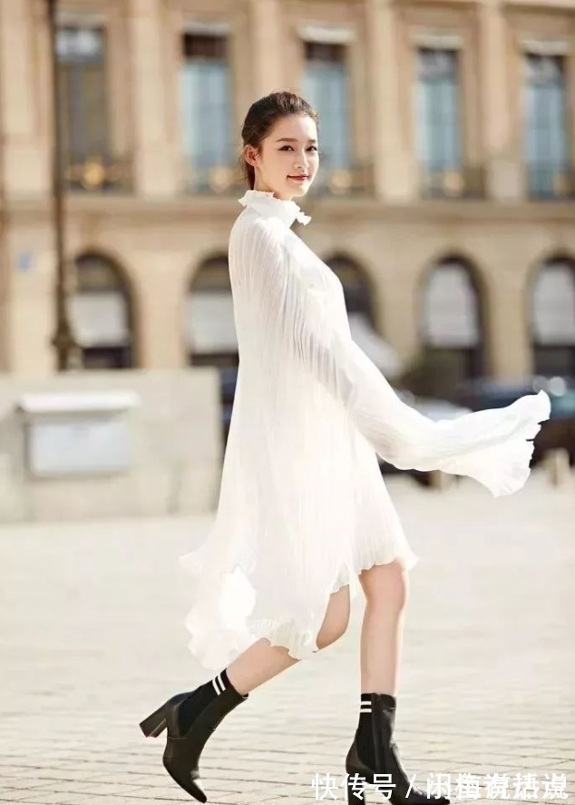 搭配 初秋穿裙子别总配单鞋,今年流行这三双鞋,时髦显高还很有女人味