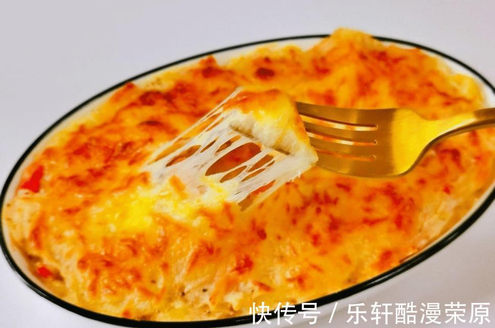 土豆别总是当菜炒，搭配芝士做土豆泥，奶香浓郁，还有超长拉丝