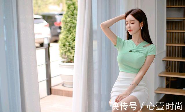 休闲裙|女神孙允珠高清时尚搭配：薄荷果绿交叉裹胸半袖休闲裙
