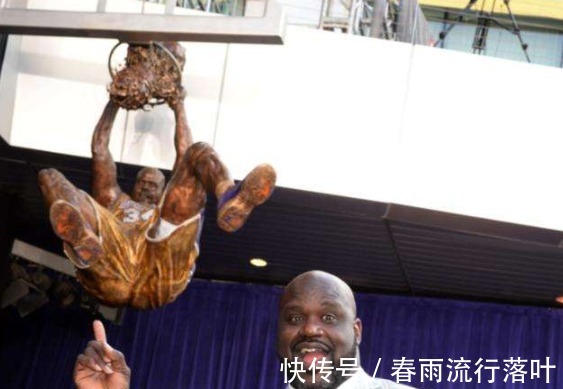 约翰逊|NBA球星雕像乔丹飘逸，大鲨鱼霸气，看到巴克利直接笑喷了！