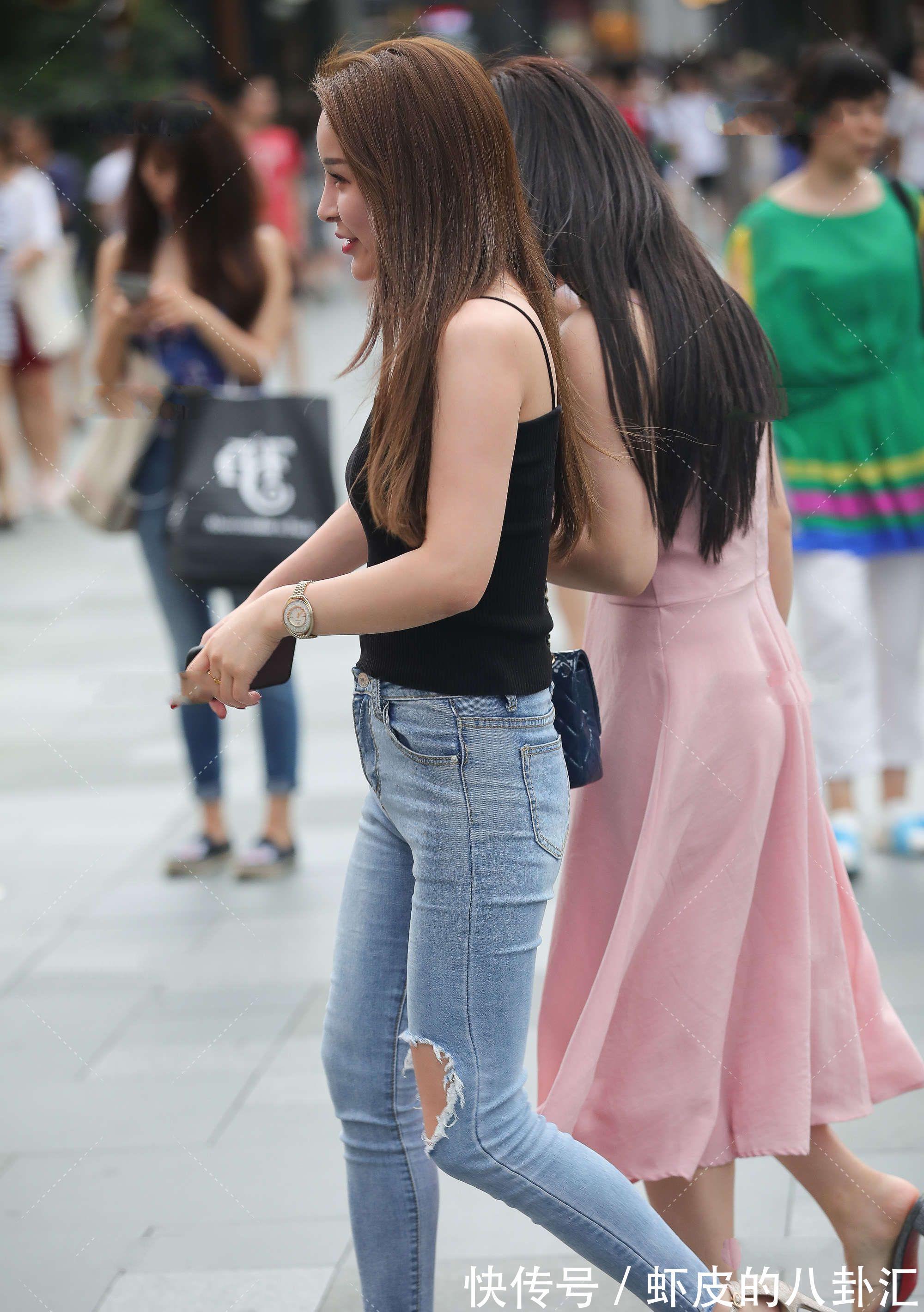 谨记|不要再纠结黑蓝搭配怎么穿了,谨记简单的穿搭原则,就不会出错