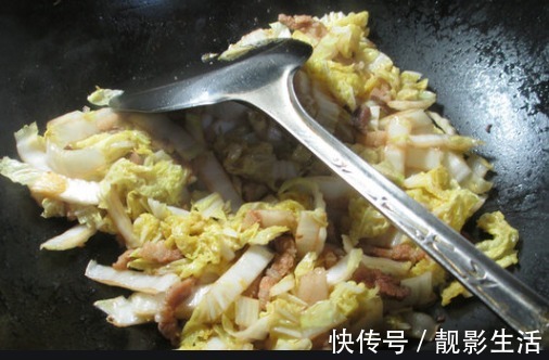 帮子|炒白菜时，直接下锅炒就错了！大厨教你4招，白菜爽脆可口不出水
