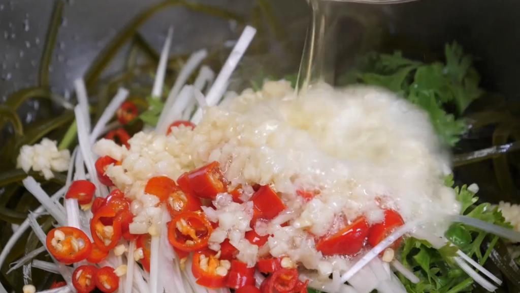 爽口|难怪饭店凉拌海带丝那么好吃，原来是这个窍门，简单易学爽口好吃一点也不腥