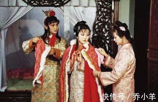 宝钗@薛宝钗长得究竟有多美?贾宝玉一句抱怨,暴露了他的内心潜意识