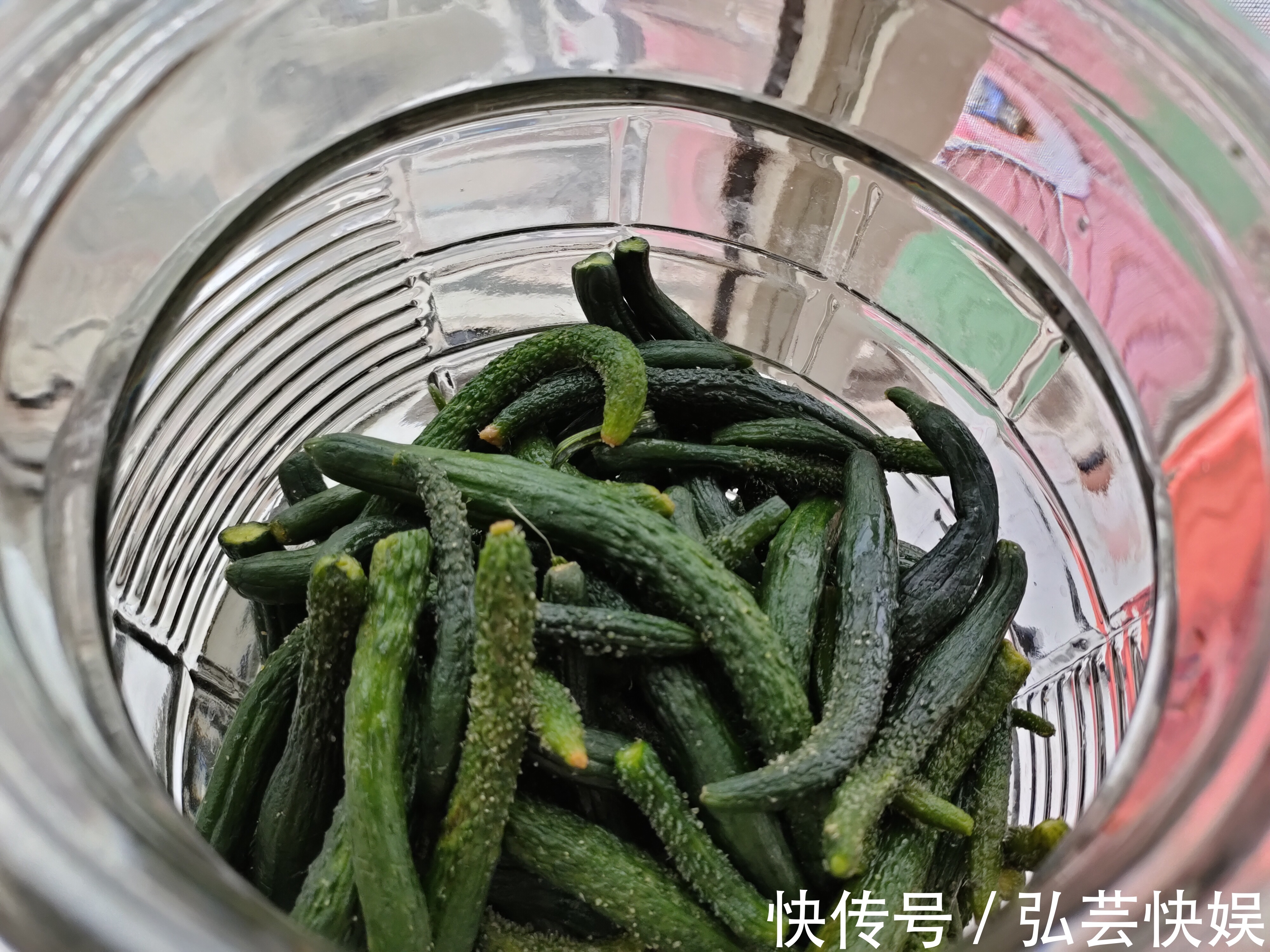 晾干|腌黄瓜咸菜，切记不要“放1样”，婆婆教我的方法，放一年都不坏
