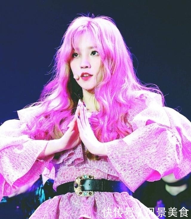 女星那些五颜六色的头发,唐珂伊回头率太高,崔文美秀闪瞎我的眼