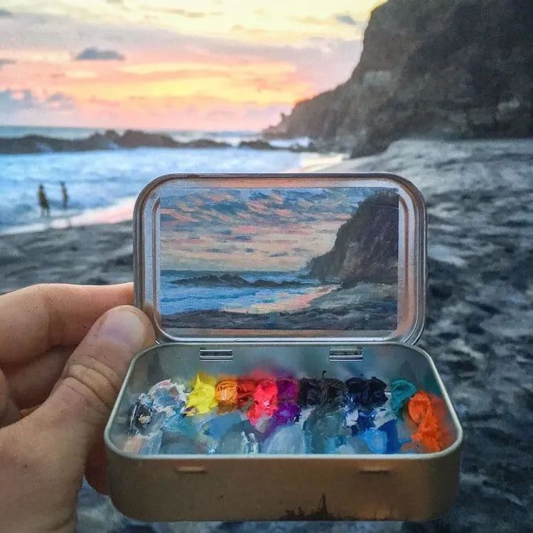 他是行走的照相机,一个比手掌还小的画板,画出超写实的风景