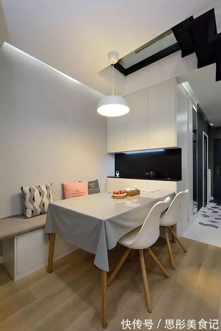 卡座式|夫妻买下48㎡带阁楼二手房,装出3室1厅+书房,5口之家太幸福了!