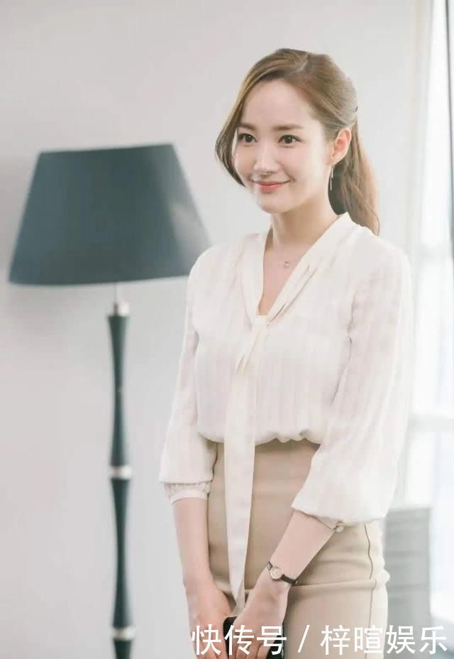 时尚穿搭衬衫+裤子=2020春夏正流行,超超超超超时髦