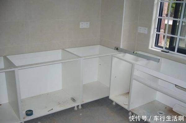 橱柜门|厨房橱柜万万要这样安装,住久了才知多实用,懊悔没早知道!