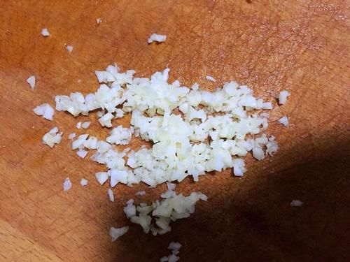  形状|把豇豆角做成棒棒糖的形状，孩子看着就高兴，好吃又好看