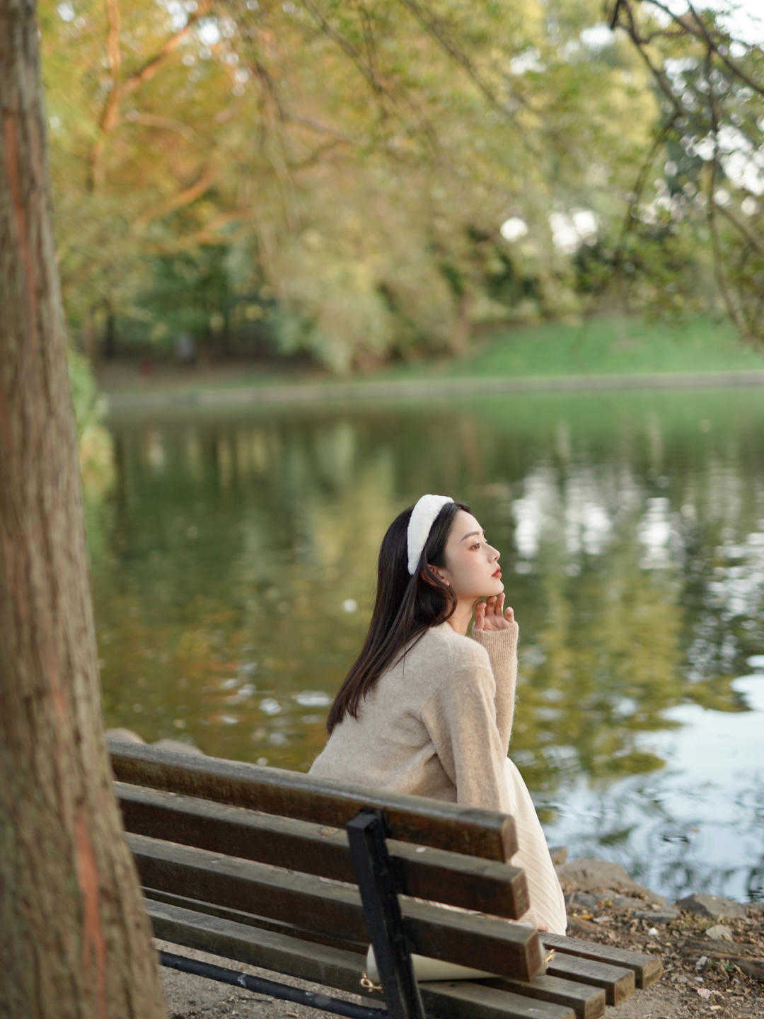 大衣|秋季不要瞎打扮,针织衫搭配百褶裙温柔优雅又保暖,美得高级