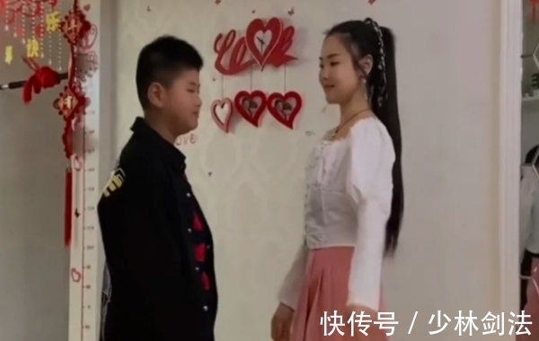 零零后|冻龄妈妈走红，与儿子同框像两姐弟，宝妈：我都是三个孩子的妈了