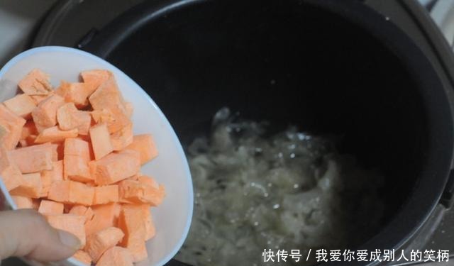 红薯和“它”一起煮,女性常喝淡化斑点,脸色红润,不化妆也漂亮