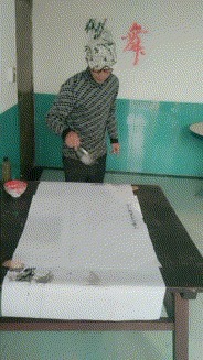 |搞笑GIF:大叔,你是怎么做到的,眼镜怎么就跳上去了